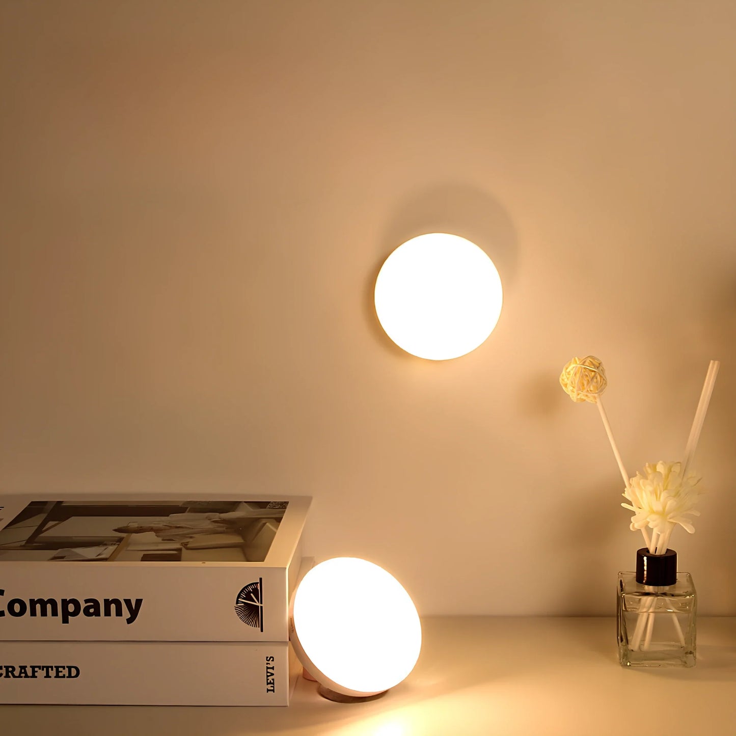 LumaEssence – Draadloze Wandlamp