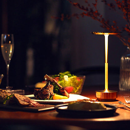 Een vleugje luxe in elk hoekje – de verfijnde Liora tafellamp