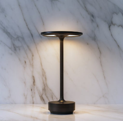 Een vleugje luxe in elk hoekje – de verfijnde Liora tafellamp